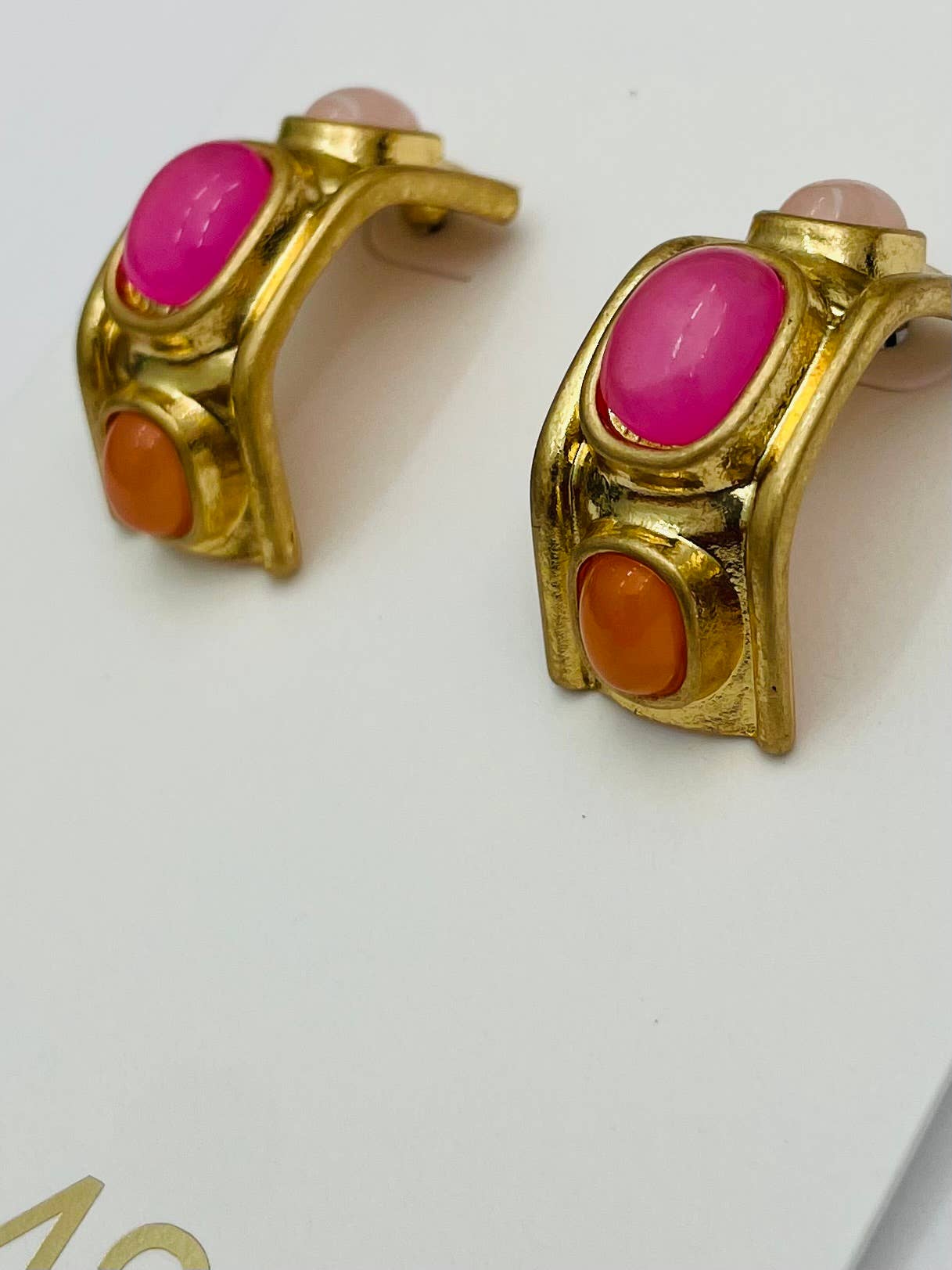 VINTAGE - Faux Stone Stud (gold/pink)